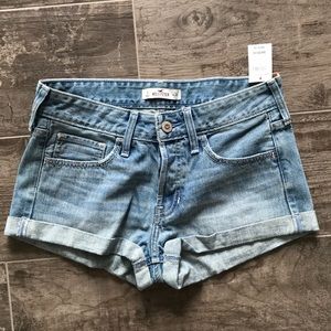 NWT HOLLISTER LOW RISE BOYFRIEND SHORTS